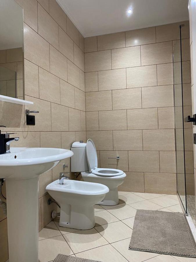 Laureta Central Apartment Tiranë Luaran gambar